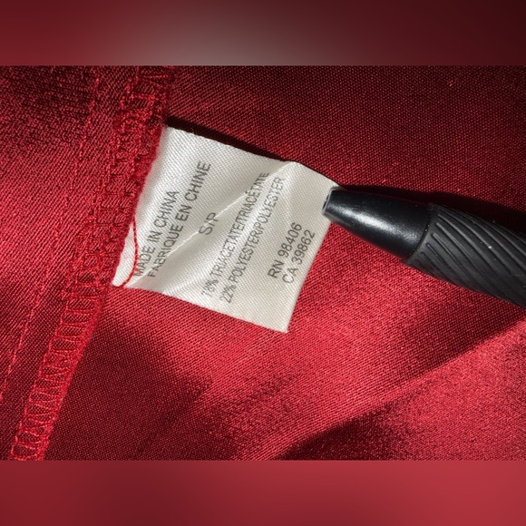 Theory Red Satin Button Up Blouse dressy casual business - Picture 5 of 6